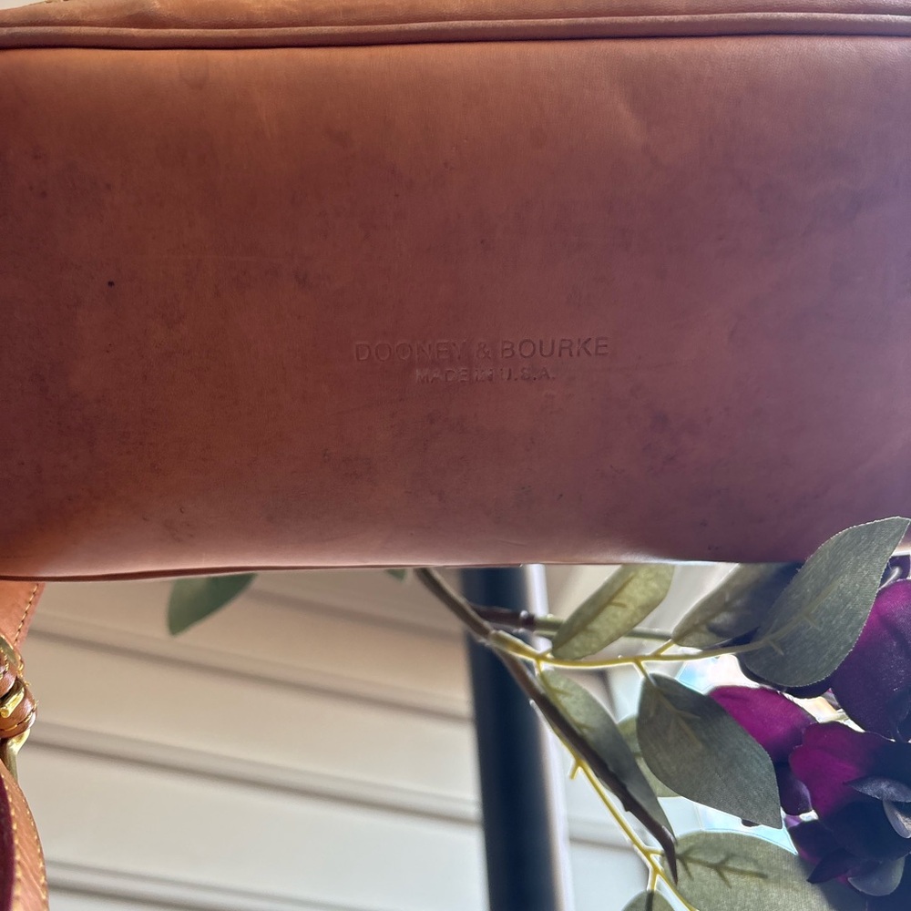 Dooney & Bourke Cabriolet Domed Zip-Zip Satchel | A57069 | Like-New Condition - Picture 7 of 16